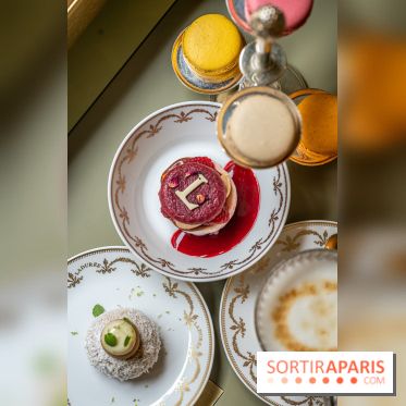 Le tea time du Bar à desserts de Ladurée Champs-Elysées