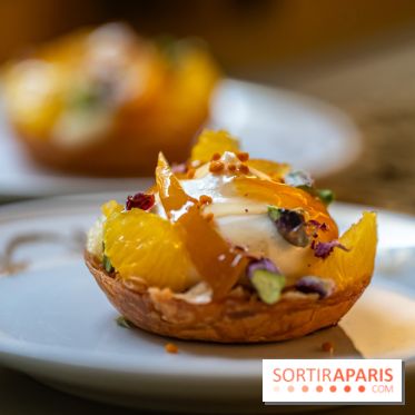 Le tea time du Bar à desserts de Ladurée Champs-Elysées -  A7C2301