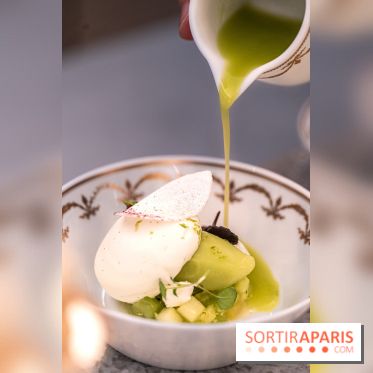 Le tea time du Bar à desserts de Ladurée Champs-Elysées