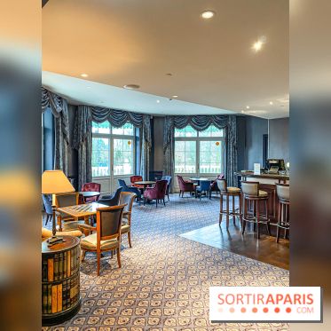 Disneyland Hotel à Disneyland Paris bar fleur de lys