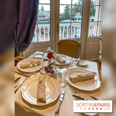 Disneyland Hotel à Disneyland Paris la table de Lumière