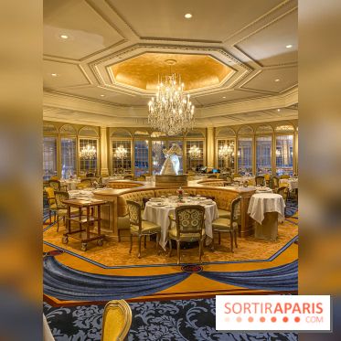 Disneyland Hotel à Disneyland Paris la table de Lumière