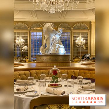Disneyland Hotel à Disneyland Paris la table de Lumière