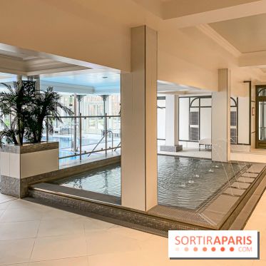 Disneyland Hotel à Disneyland Paris piscine