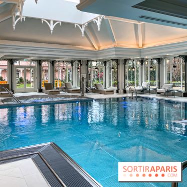 Disneyland Hotel à Disneyland Paris piscine