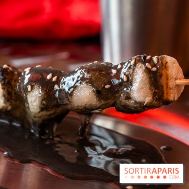 Sekitan, le restaurant street food de brochettes japonaises -  dango sésame noir