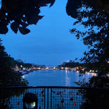 Visuel Paris 4e - square Barye nuit Seine