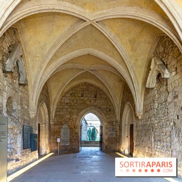 L'Abbaye de Royaumont - les photos -  Le passage-parloir - actuelle entrée