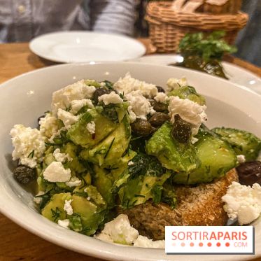 La salade Dakos à l'avocat