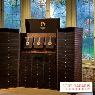 Malles Médailles et Torches des Jeux Olympiques de Paris 2024 griffées Louis Vuitton - image00010