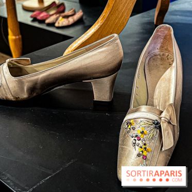 Exposition Haute Couture gratuite chez Bonhams Cornette de Saint Cyr, maison de vente prestigieuse à Paris