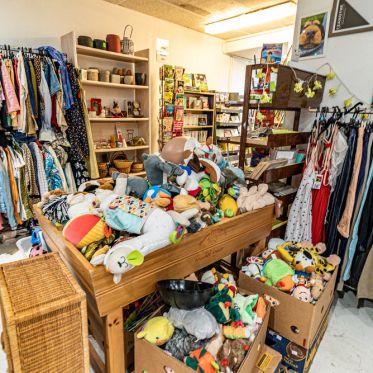 La Braderie solidaire ADM, les boutiques à Guyancourt - les photos