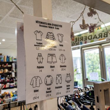 La Braderie solidaire ADM, les boutiques à Guyancourt - les photos