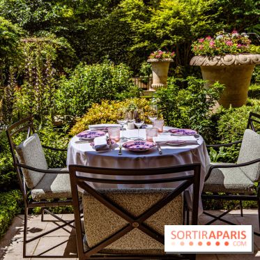 La terrasse jardin Summer de la Bauhinia au Shangri-La Paris