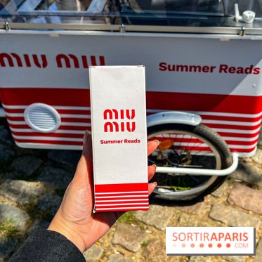 Miu-Miu distribue des livres et des glaces gratuites sur les quais parisiens ! - image00026