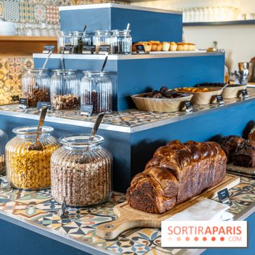 Le Brunch à volonté du belvédère au Domaine de la Corniche dans les Yvelines - photos -  brioche et cakes