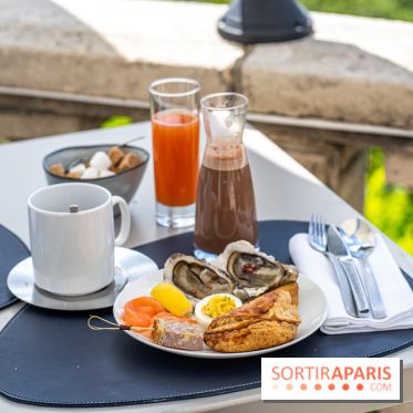 Le Brunch à volonté du belvédère au Domaine de la Corniche dans les Yvelines - photos -  table