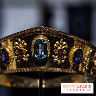 Exposition 'Bijoux de Scène de la Comédie Française' à l'hôtel historique de Mercy-Argenteau qui se dévoile