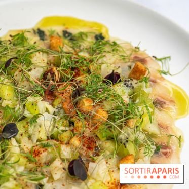 La terrasse du Jardin Privé à Châtelet Les Halles en mode barbecue  -  carpaccio de bar