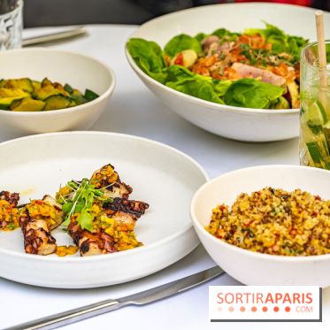 La terrasse du Jardin Privé à Châtelet Les Halles en mode barbecue  -  plats