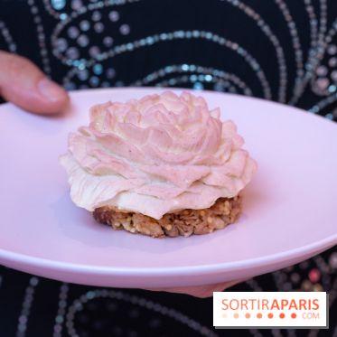 Le Café de la Rose Lancôme par Nina Métayer sur les Champs-Elysées à Paris