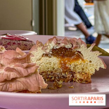 Le Café de la Rose Lancôme par Nina Métayer sur les Champs-Elysées à Paris - Exposition Siège Social Sisley 1086280