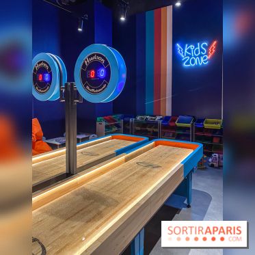 Shuffled, l'enseigne de shuffleboard à Boom Boom Villette - IMG 8583