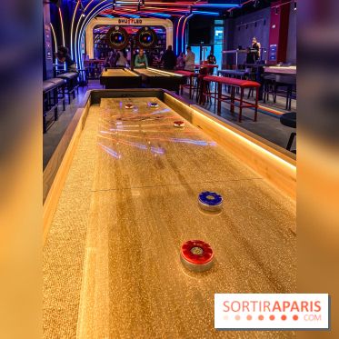 Shuffled, l'enseigne de shuffleboard à Boom Boom Villette - IMG 8588
