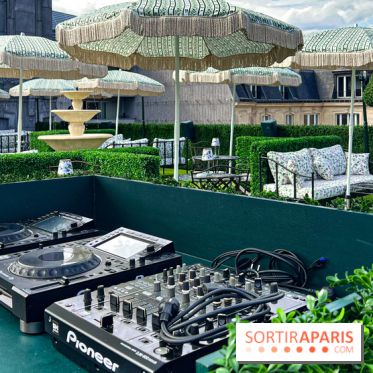 Le Marta, le bar à cocktails perché sur le rooftop de l'Hôtel Barrière Fouquet's Paris tout l'été