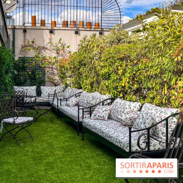 Le Marta, le bar à cocktails perché sur le rooftop de l'Hôtel Barrière Fouquet's Paris tout l'été