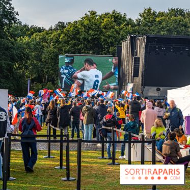 La Fan zone de Saint-Quentin en Yveli!nes, soirée Ofenbach et drones -  A7C0309