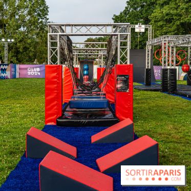 La Fan zone de Saint-Quentin en Yveli!nes, soirée Ofenbach et drones -  A7C0325