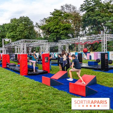 La Fan zone de Saint-Quentin en Yveli!nes, soirée Ofenbach et drones -  A7C0346