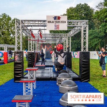 La Fan zone de Saint-Quentin en Yveli!nes, soirée Ofenbach et drones -  A7C0352