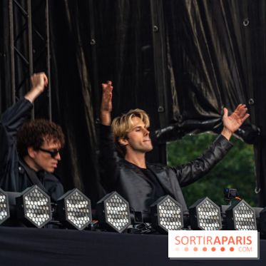 La Fan zone de Saint-Quentin en Yveli!nes, soirée Ofenbach et drones -  A7C0382