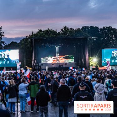 La Fan zone de Saint-Quentin en Yveli!nes, soirée Ofenbach et drones -  A7C0408