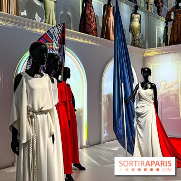JO paris 2024 : Les tenues de scène de Lady Gaga, Aya Nakamura et Céline Dion exposées à la Galerie Dior