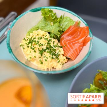 Café Mirabelle - Oeufs brouillées saumon