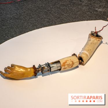 Exposition L'Electromécanomaniaque de Gilbert Peyre à la Halle Saint Pierre - DSC 1063