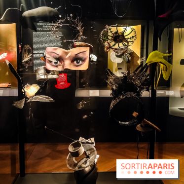 Stephen Jones, chapeaux d'artistes : l'exposition insolite et créative se dévoile au Palais Galliera