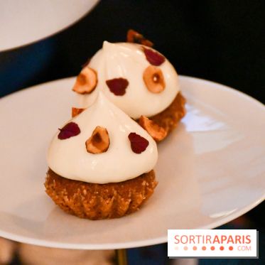 Le Tea Time de l'Hôtel du Prince de Galles à Paris par Hélène Kerloeguen