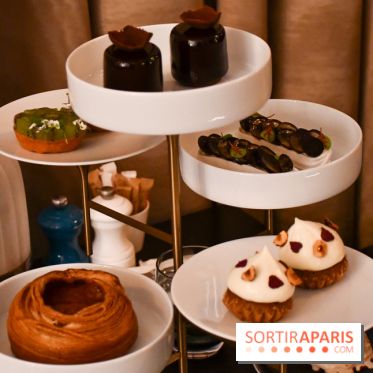 Le Tea Time de l'Hôtel du Prince de Galles à Paris par Hélène Kerloeguen