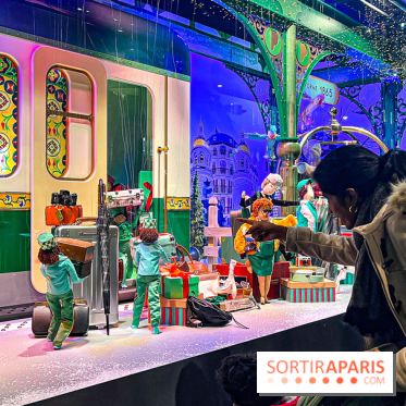 Les vitrines de Noël 2024 du Printemps Haussmann avec Juliette Binoche - image00044