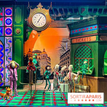 Les vitrines de Noël 2024 du Printemps Haussmann avec Juliette Binoche