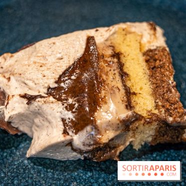 Les bûches de Noël de Jeffrey Cagnes 2024 - photos -  découpe praliné 