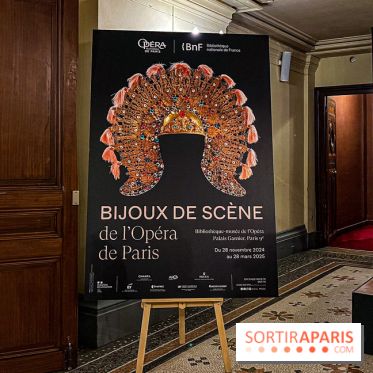 Bijoux de scène de l'Opéra de Paris : l'exposition de parures merveilleuses au Palais Garnier