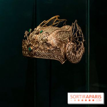 Bijoux de scène de l'Opéra de Paris : l'exposition de parures merveilleuses au Palais Garnier - IMG 2418 jpg