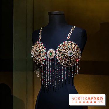 Bijoux de scène de l'Opéra de Paris : l'exposition de parures merveilleuses au Palais Garnier - IMG 2437 jpg