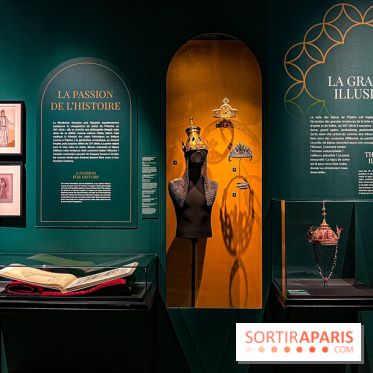 Bijoux de scène de l'Opéra de Paris : l'exposition de parures merveilleuses au Palais Garnier