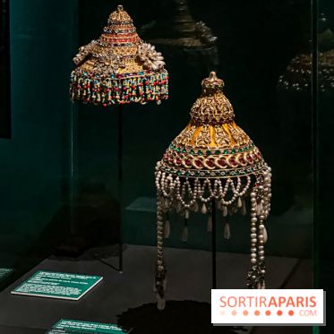 Bijoux de scène de l'Opéra de Paris : l'exposition de parures merveilleuses au Palais Garnier - IMG 2496